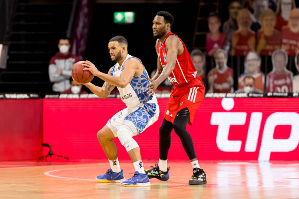 比如发球抛 比如发球抛